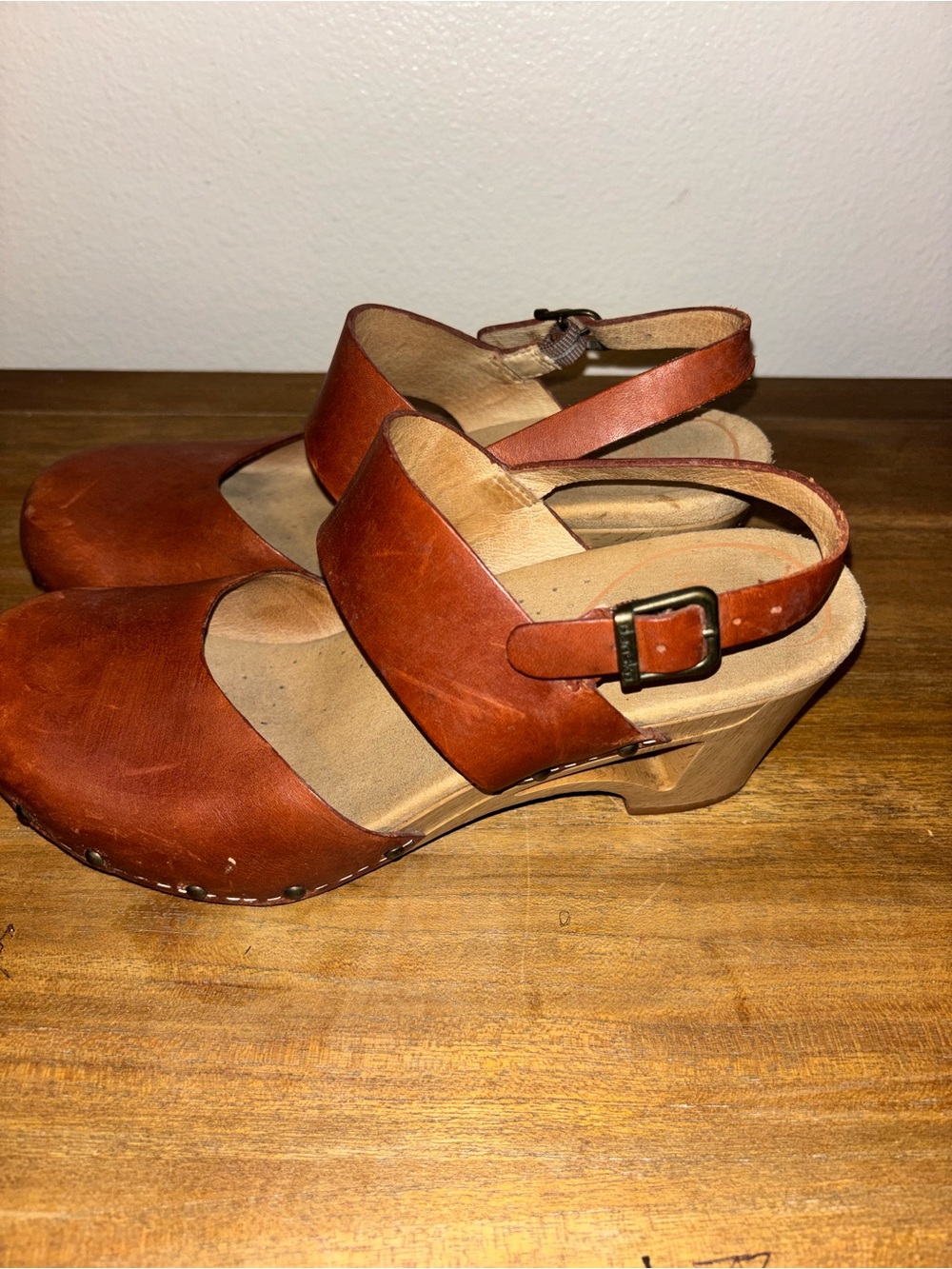 Dansko Women's Chestnut Leather Slingback Clog - Picture 2 of 5
